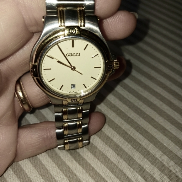 Vintage GUCCI Mens Stainless Wrist Watch in Original Box with Purchace Receipt - Picture 9 of 16